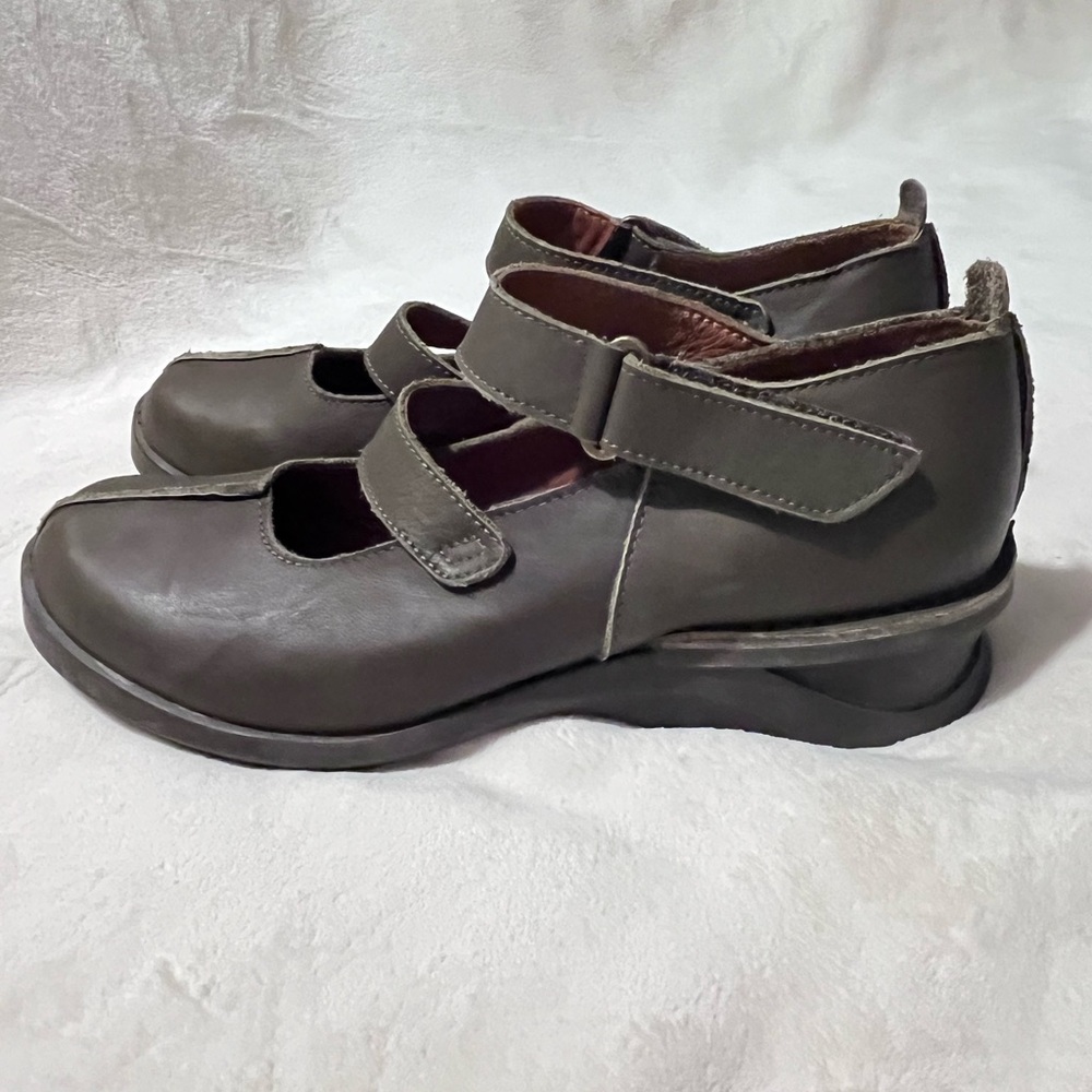 Elegant Gray Mary Jane Flats